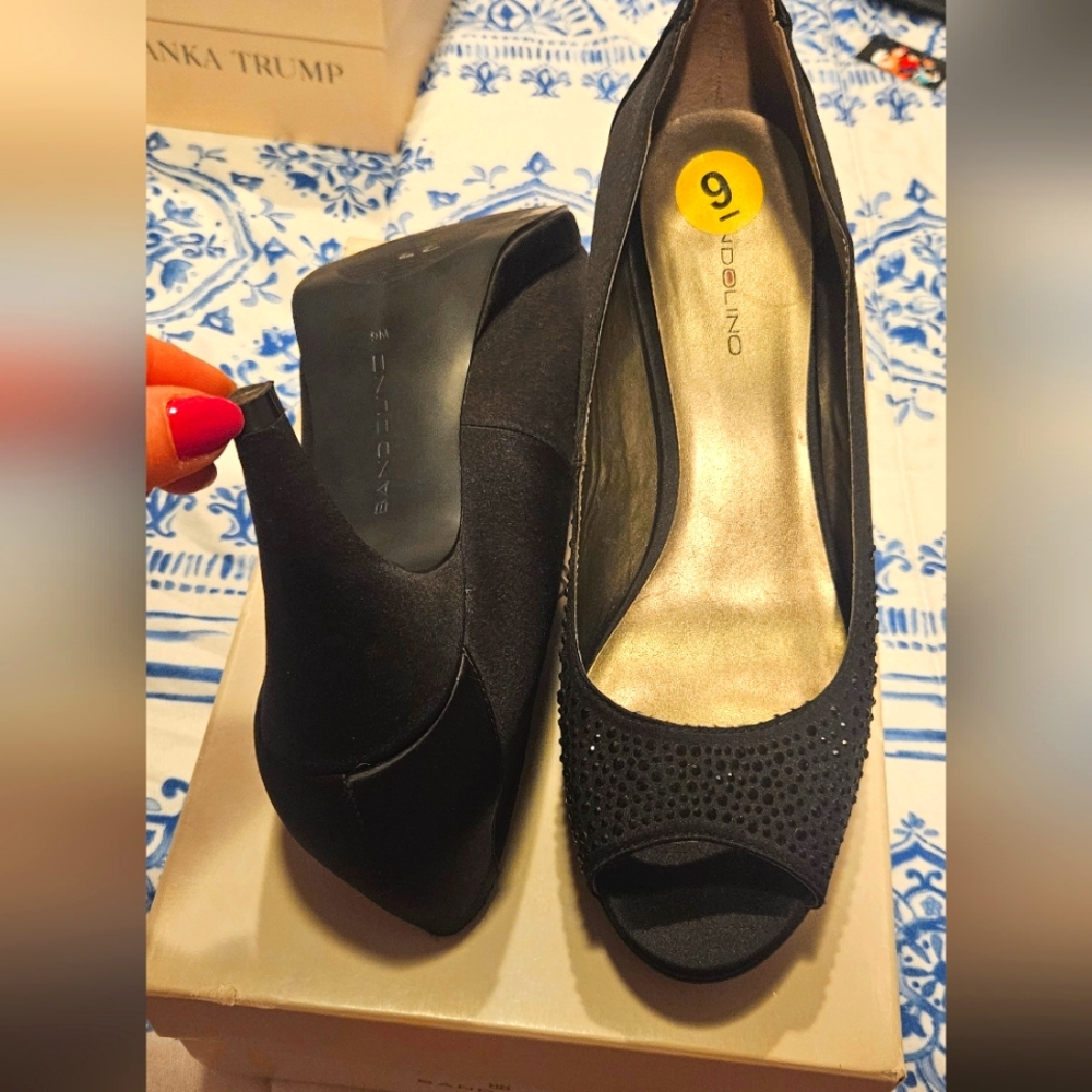 Black Bandolino shoes